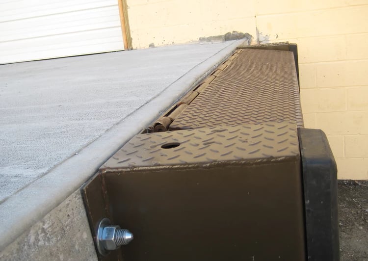 6 Points to Understand About Edge of Dock Levelers 6 Points to Understand About Edge of Dock Levelers